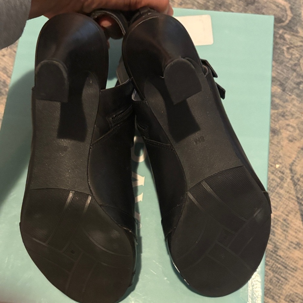 NWOT Array Black Strappy Heels - image 5